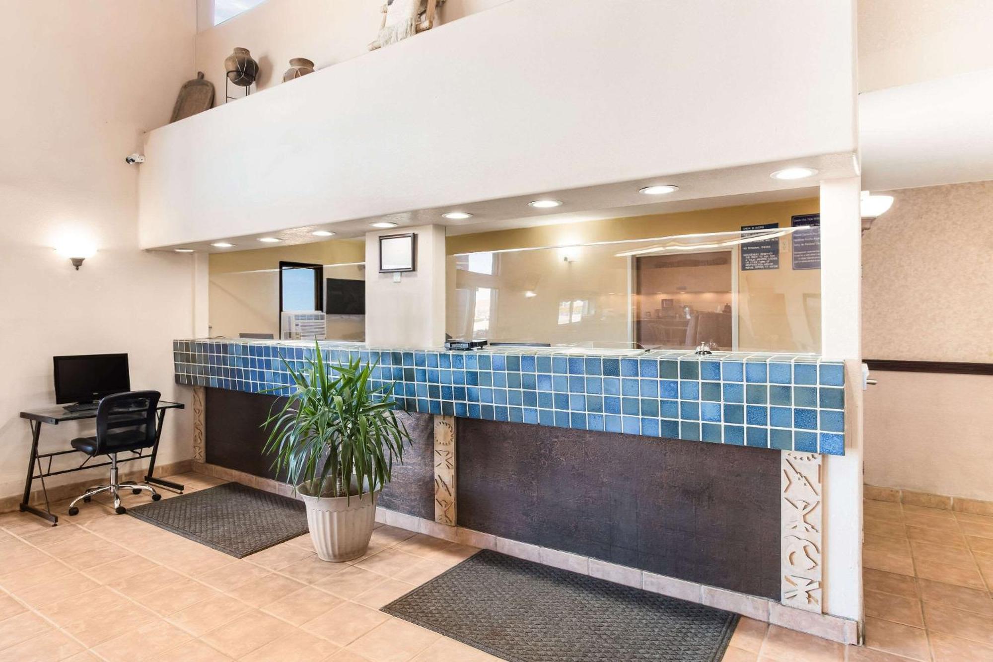 Rodeway Inn Gallup Ngoại thất bức ảnh