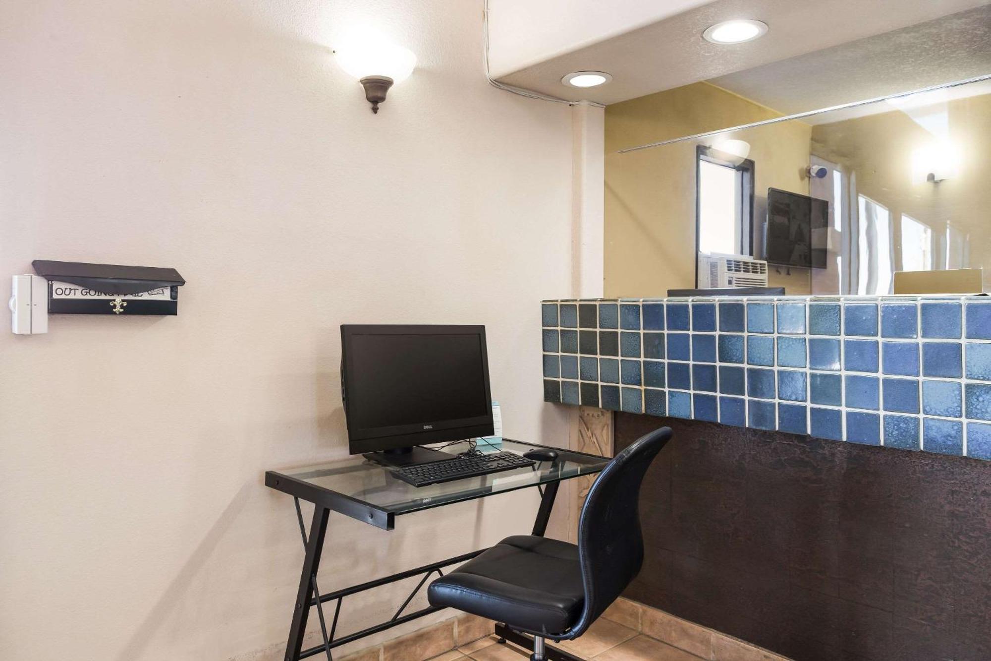 Rodeway Inn Gallup Ngoại thất bức ảnh